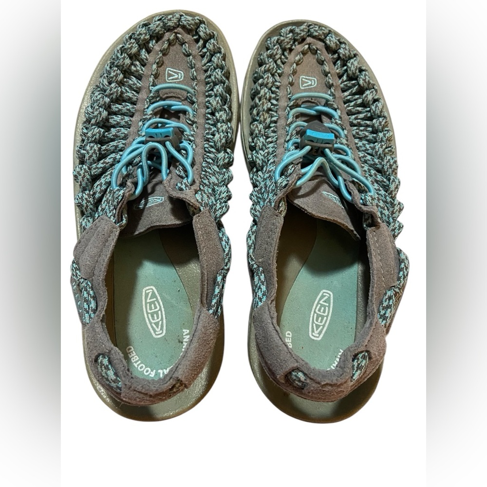 Women's Keen Uneek sandals